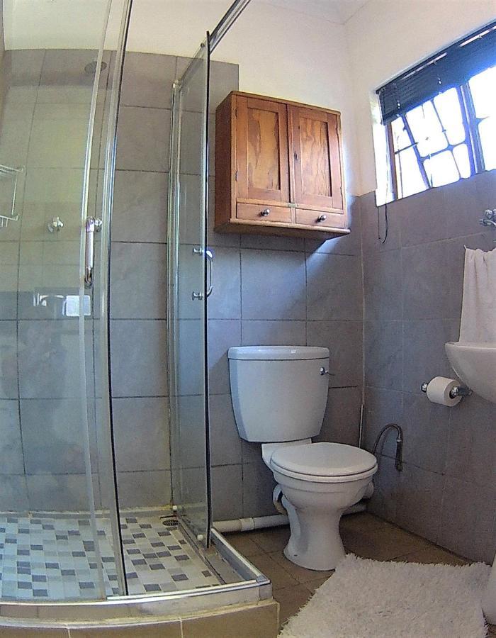 Kuru-Kuru Guesthouse Kuruman Luaran gambar