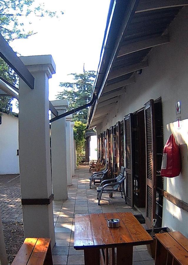 Kuru-Kuru Guesthouse Kuruman Luaran gambar