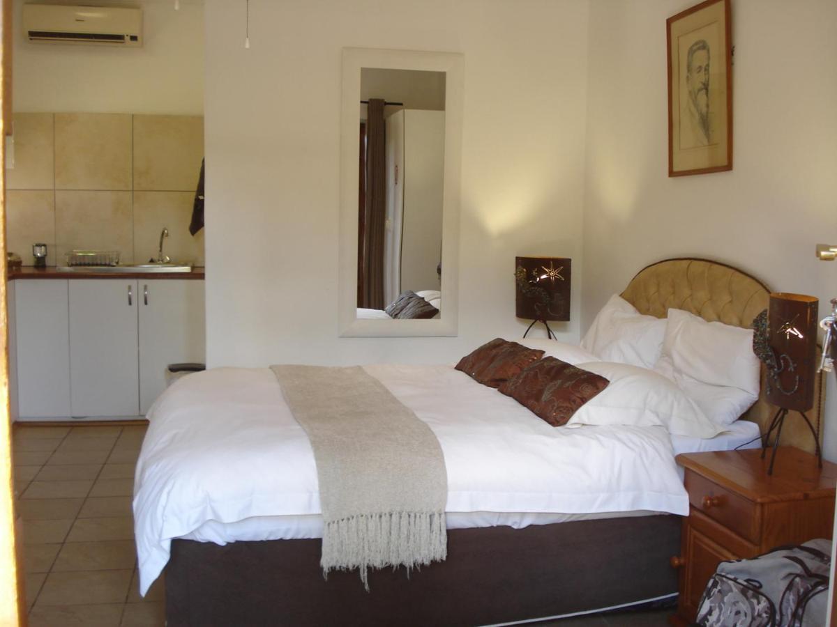 Kuru-Kuru Guesthouse Kuruman Luaran gambar
