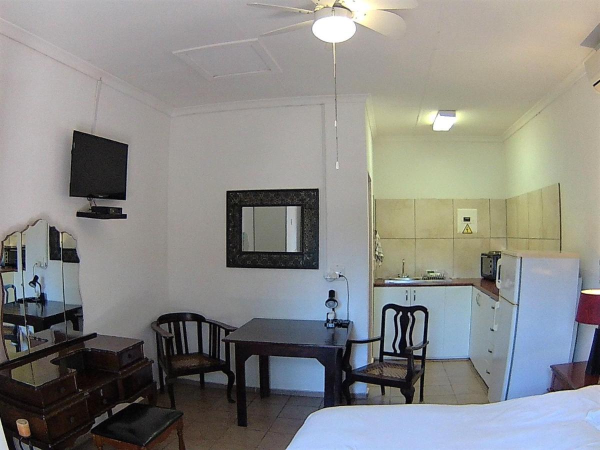 Kuru-Kuru Guesthouse Kuruman Luaran gambar